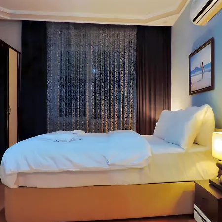 And Serene Flat With Balcony In *